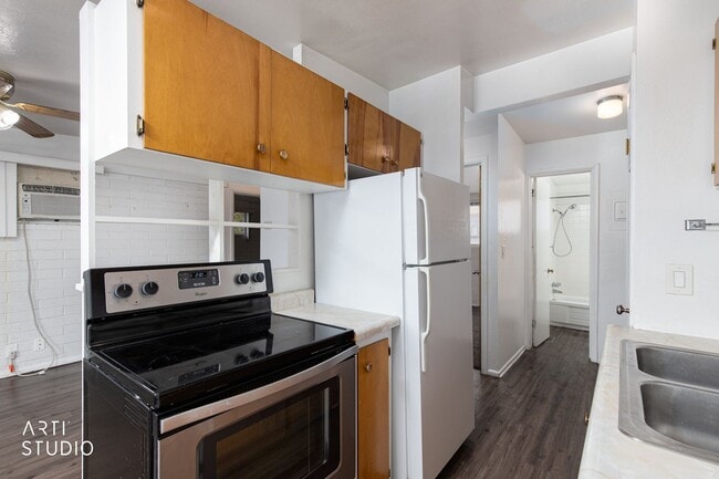Building Photo - 2 Bedroom, 1 Bathroom South Jordan Duplex