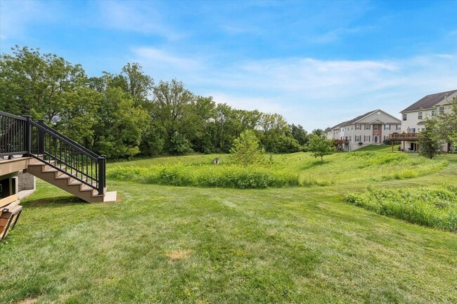 Building Photo - 3B/2.5B End Unit Townhome in Penns Manor A...