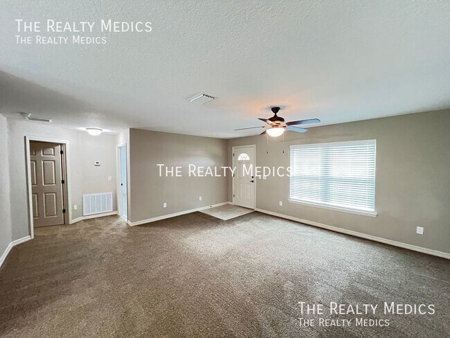 Building Photo - 3749 SE 135th Ln
