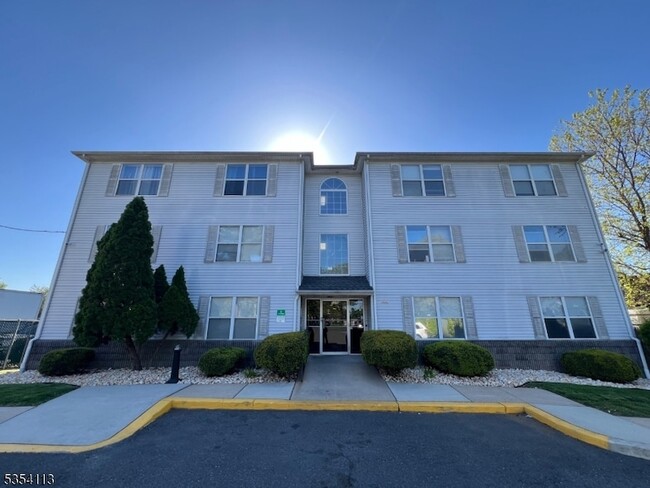 Primary Photo - 1270 N Broad St