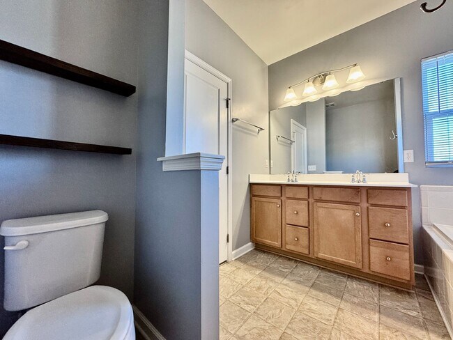 Building Photo - Available 07-08-26! Townhouse w/Garage - Pet Friendly - All Appliances Convey!