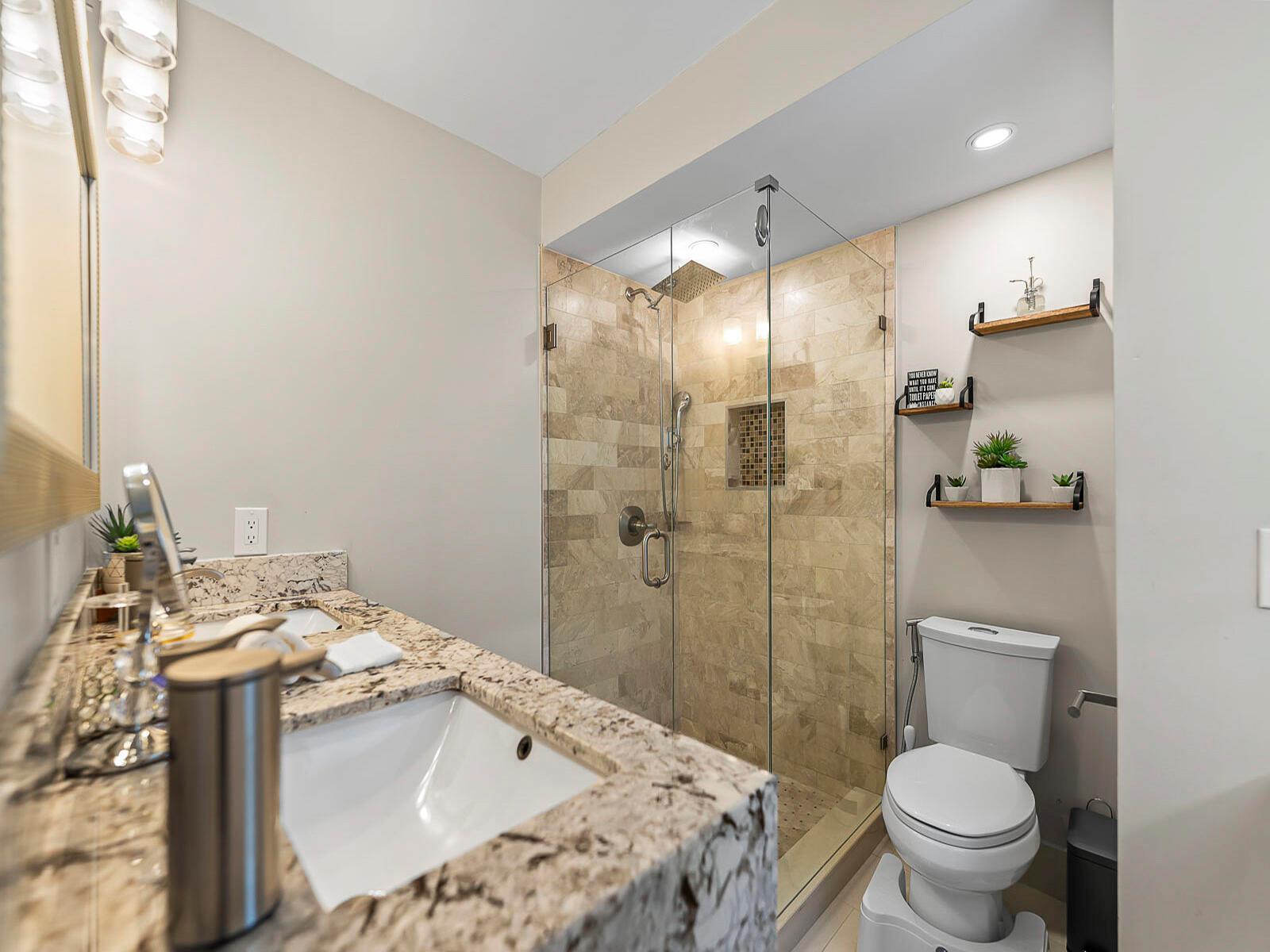 Building Photo - 801 SE 14th St