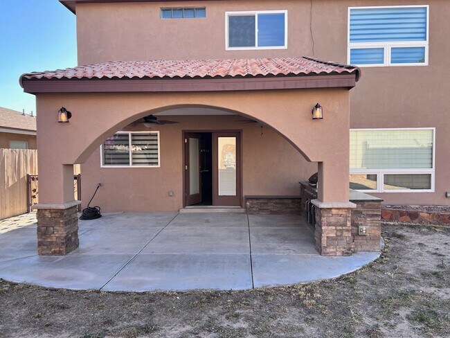 Building Photo - Wonderful remodeled 4 bedroom, 3 bathroom ...