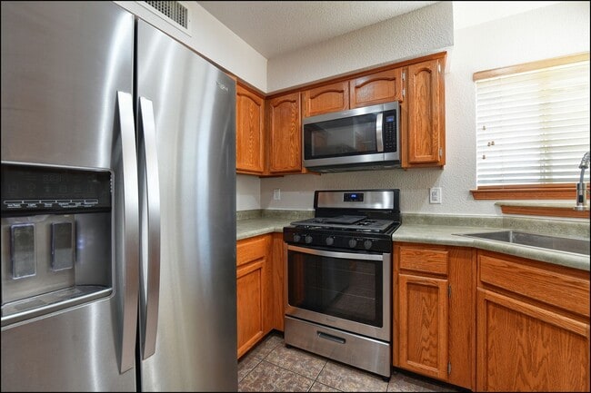 Building Photo - Coming Soon!