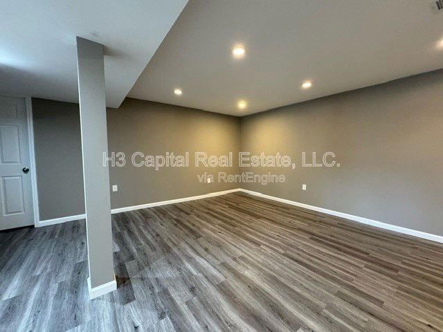 Building Photo - 1041 Flora Lake Ct