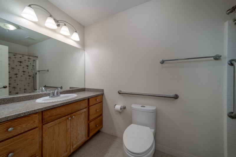 Building Photo - 730 Pine Ave