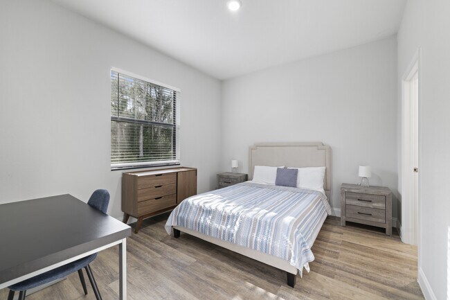 Building Photo - 1917 Lorna Ave