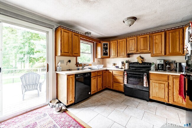 Building Photo - 15 Roarke Rd