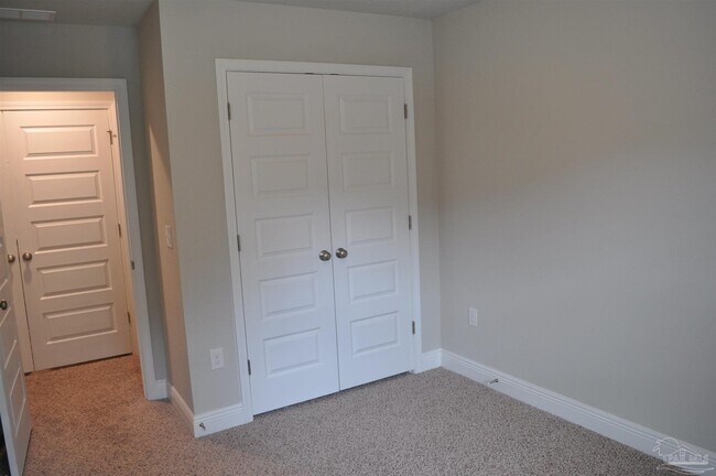 Building Photo - 6060 Royal Port Ct
