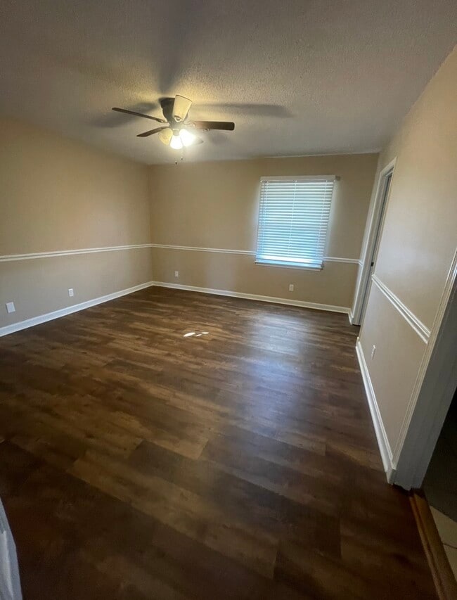 Building Photo - 11324 Rineyville Rd