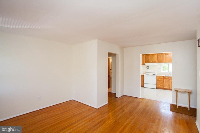 Primary Photo - 463 Avenue B