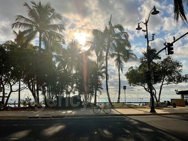 Building Photo - 2500 Kalakaua Ave. 202