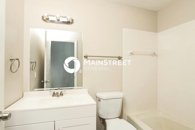 Building Photo - 3 Bedroom Pet-Friendly Home in Vero Beach, FL with Main Street Renewal