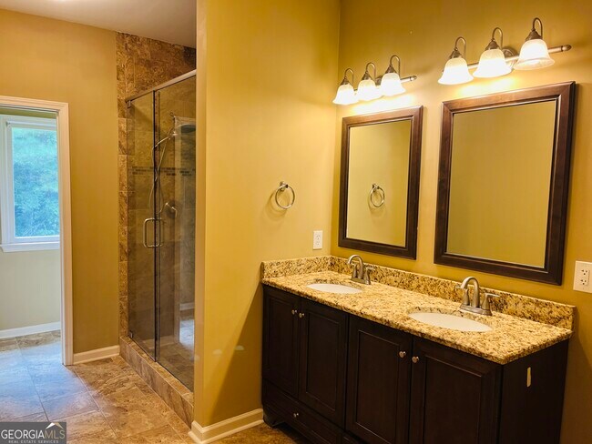 Building Photo - 70 Indian Bluff Dr
