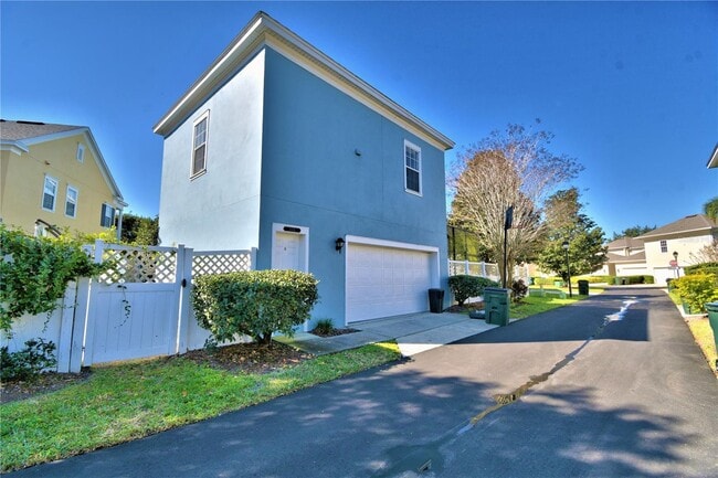 Primary Photo - 1111 Oscar Square