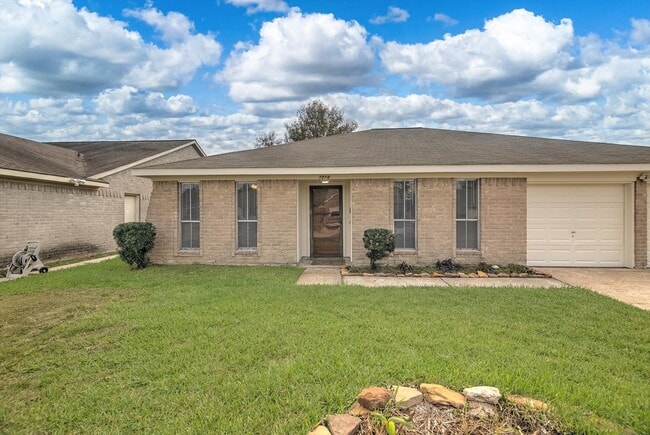 Building Photo - 7218 Foxway Ln