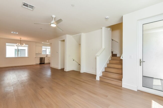 Building Photo - New Luxury Townhome with 2-Car Garage | Minutes to Downtown Redwood City & Tech Campuses
