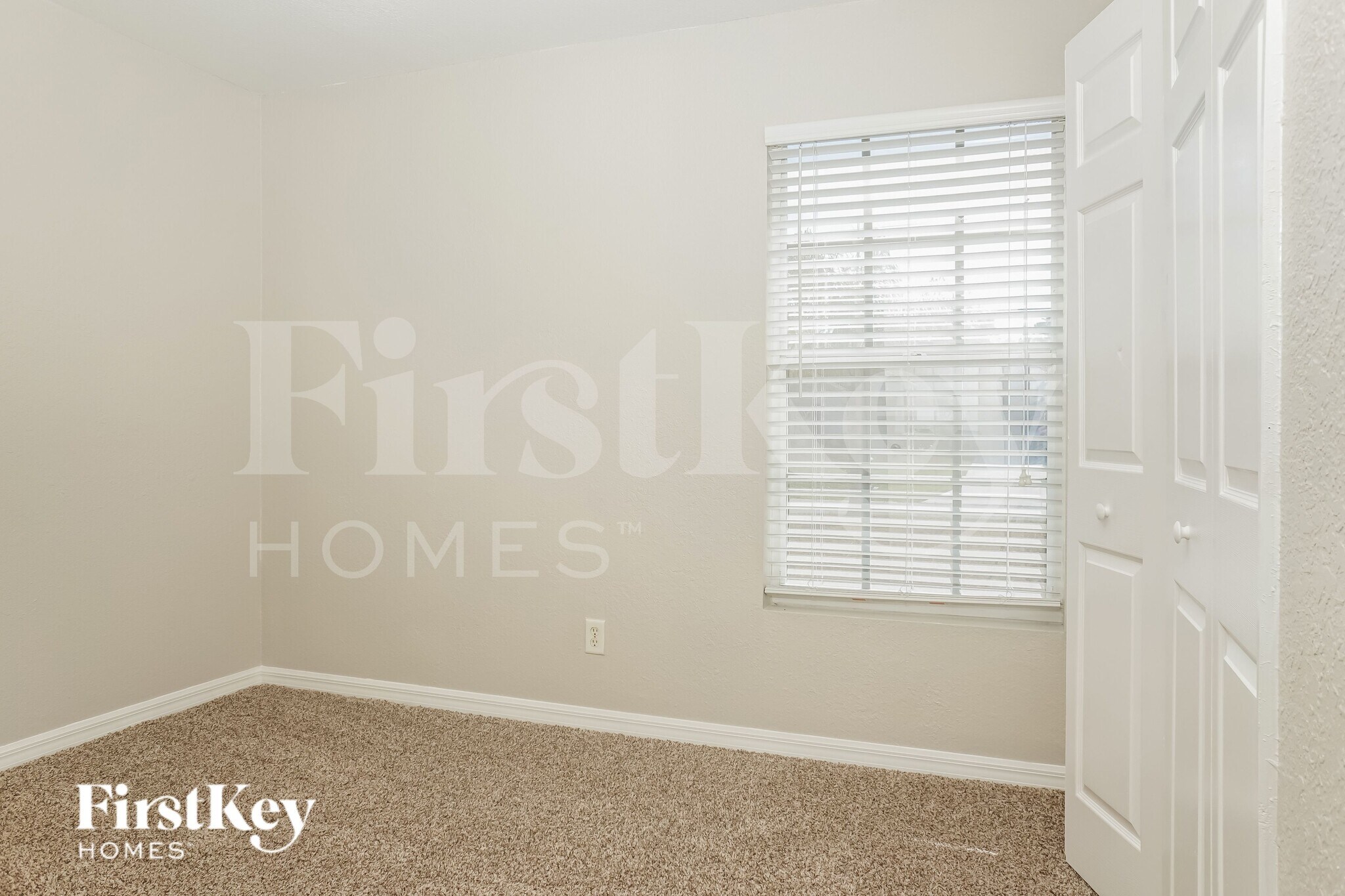 Building Photo - 3240 Alesio Ave