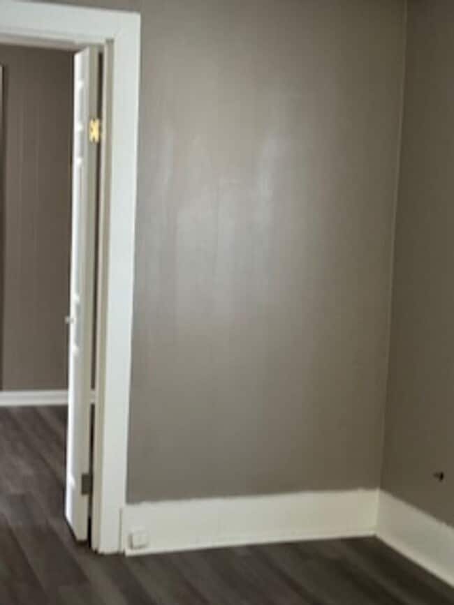 Building Photo - Cute 1 Bedroom with Basement