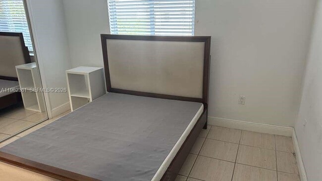 Building Photo - 10172 SW 159th Ave