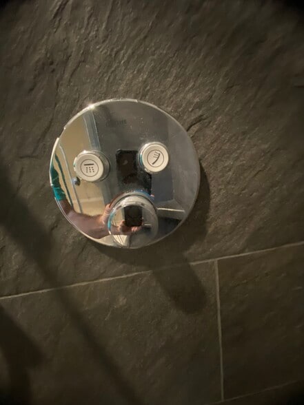 one touch shower control in both showers - 2512 Laguna Vista Dr