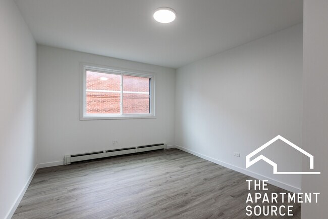 Building Photo - 7621 N Sheridan Rd