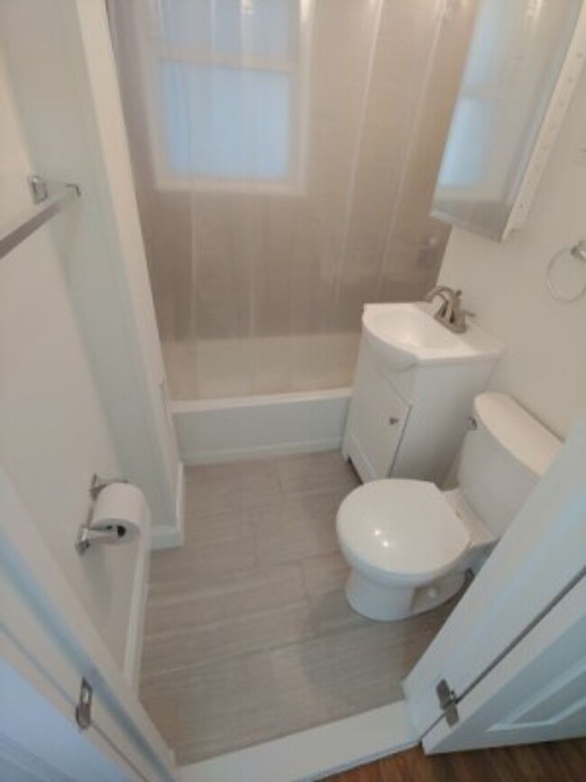 Building Photo - 2 Bedroom apartment - North End - 6/1