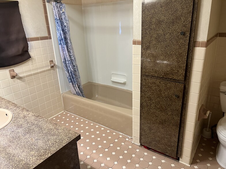 Building Photo - 3316 Greenwood Ave