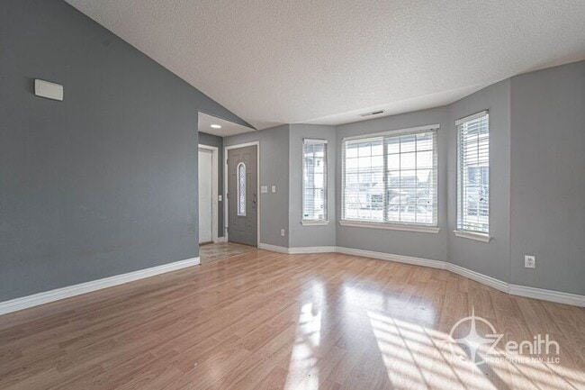 Building Photo - 15408 NE 90th St
