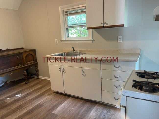 Building Photo - 106 Griffith-VR