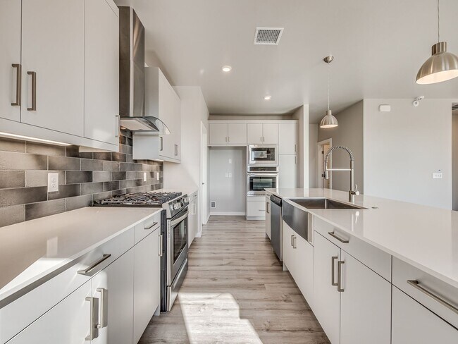 Building Photo - Beautiful New Construction Home in Edmond/...