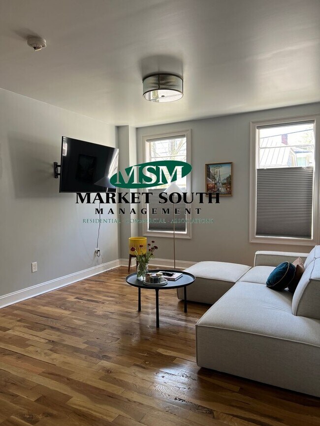 Building Photo - GORGEOUS UNIT NEAR STARLAND/SCAD