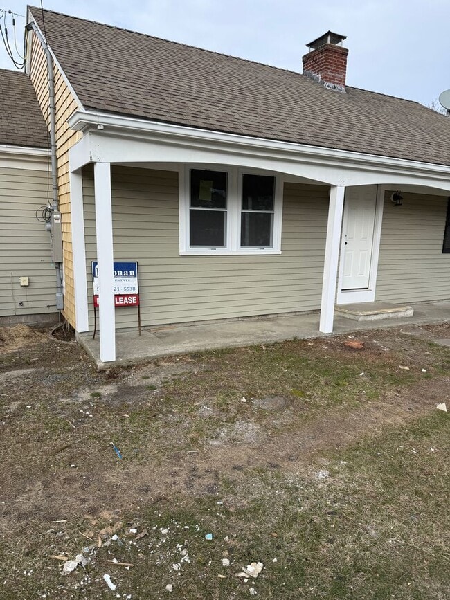 Building Photo - 624 MA-28