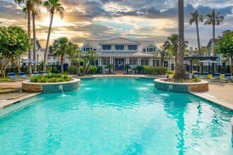 Building Photo - The Moorings