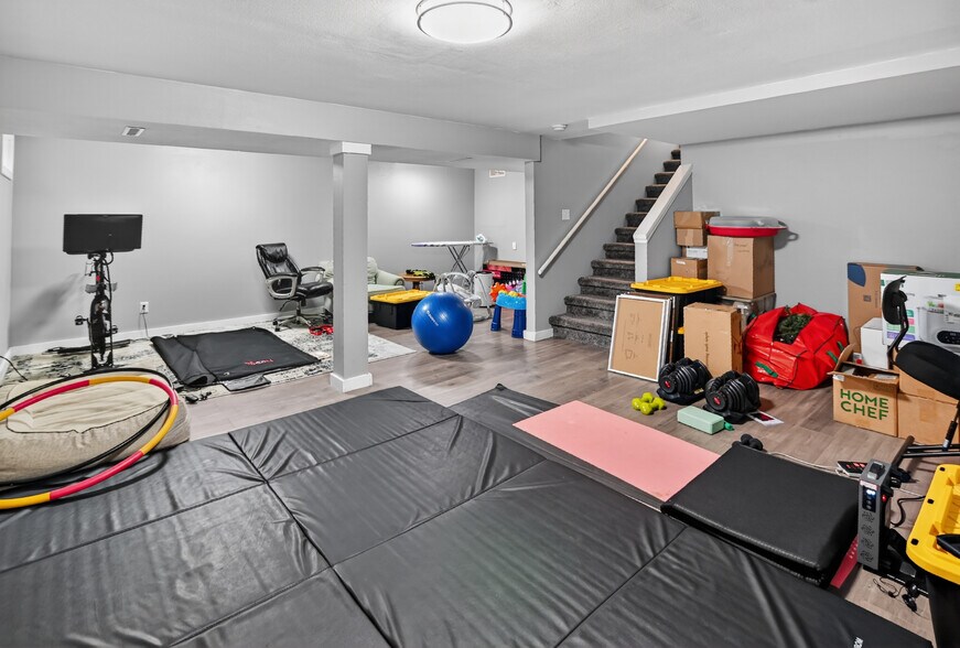 Building Photo - 3051 Greenway Trl