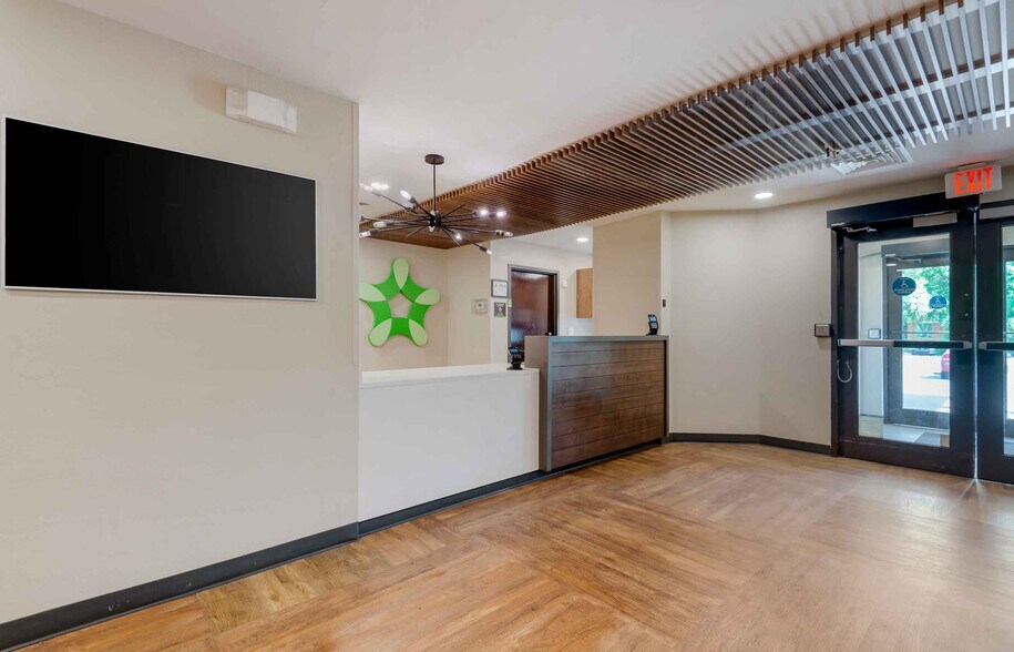 Building Photo - Furnished Studio-Charlotte - University Place