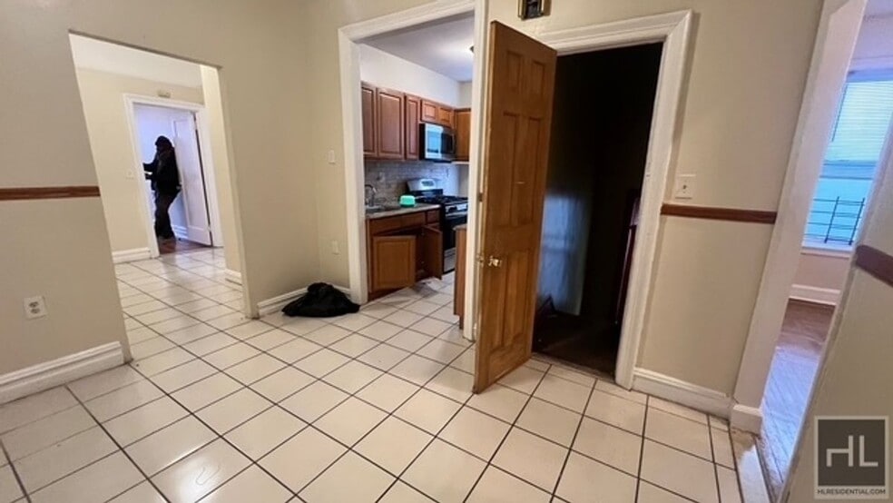 Building Photo - 797 Lenox Rd