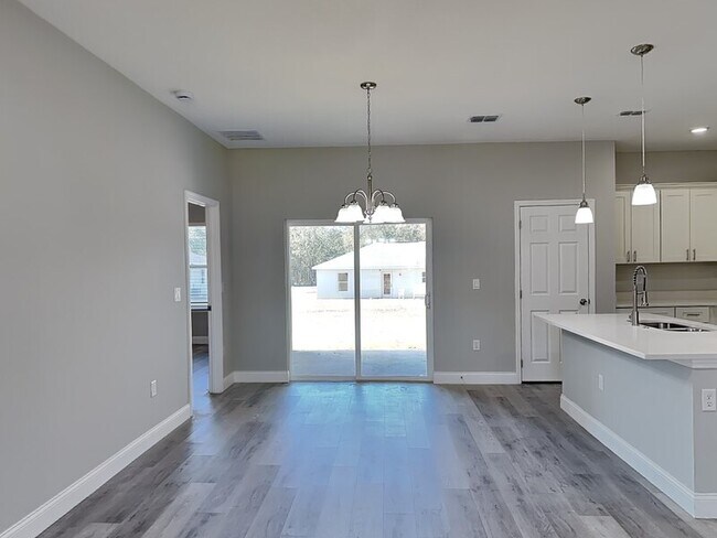 Building Photo - 8512 N Merrimac Way