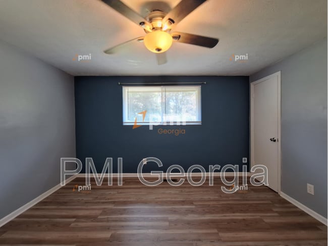 Building Photo - 6139 Lullwater Dr