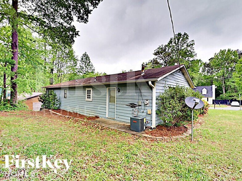 Building Photo - 1793 Merry Oak Rd SW