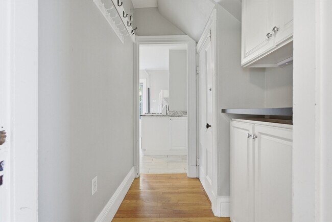 Building Photo - 181 Churchills Ln