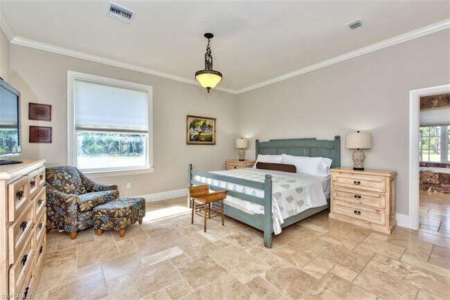 Building Photo - 2225 23rd St SW