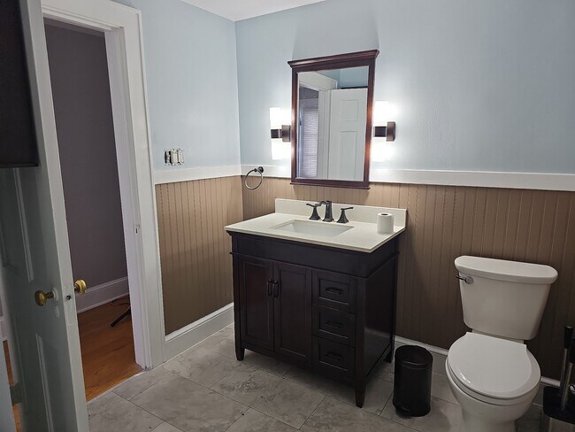 Building Photo - 14 John St