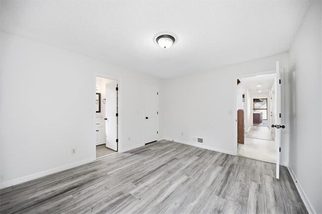 Building Photo - 530 Matterhorn Way