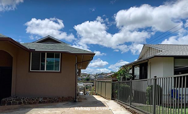 walkway to back house - 1550 Ala Mahamoe St