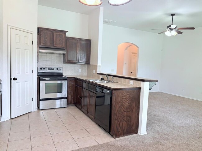Building Photo - 1429 Deer Chase Dr