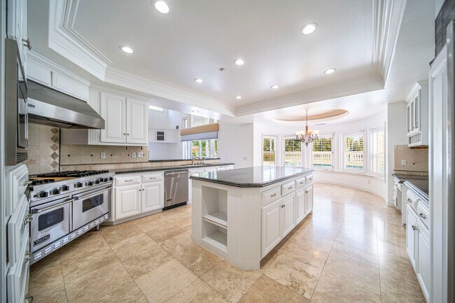 Building Photo - 1160 N Easley Canyon Rd