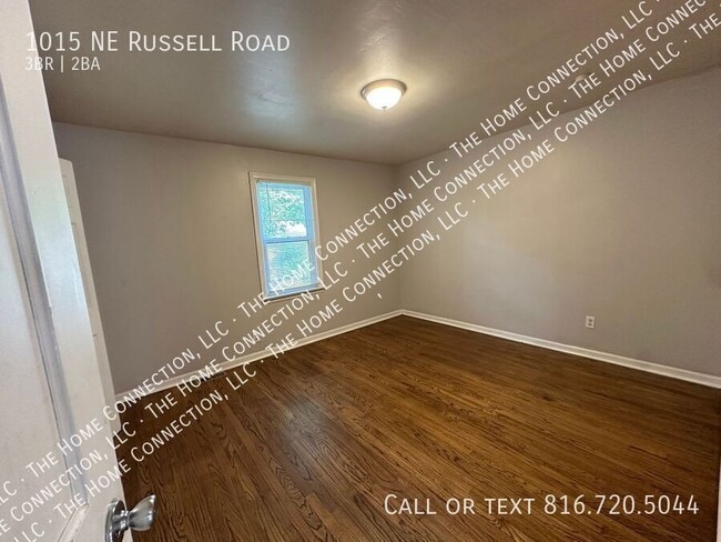 Building Photo - 1015 NE Russell Rd.
