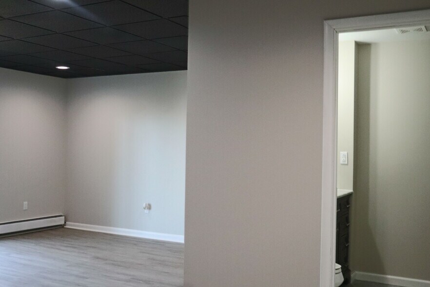 Building Photo - 200 W Ingomar Rd