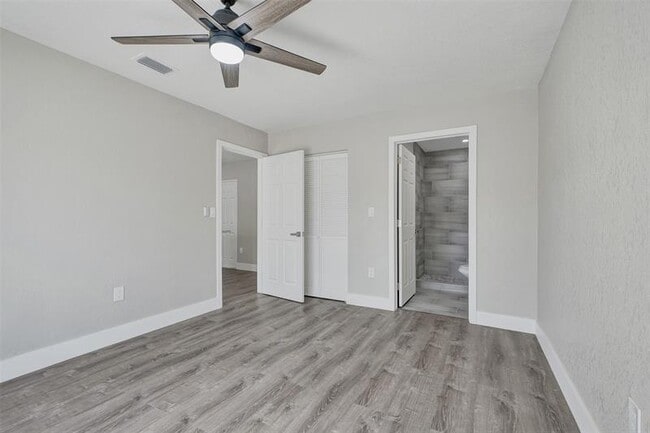 Building Photo - 2614 W 65th St